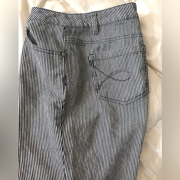 100% cotton Conductor stripe capris - Picture 10 of 16